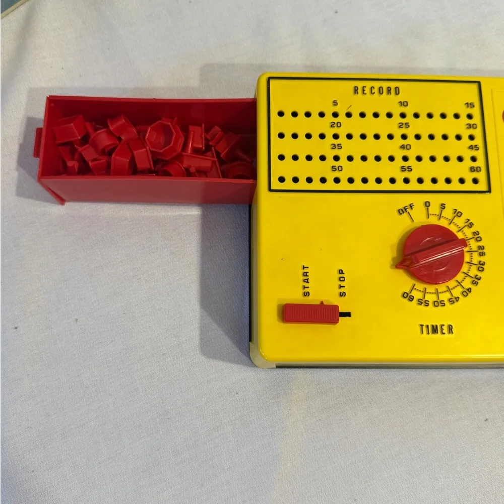 PERFECTION Vintage 1973 Lakeside Game w/Original Box -TESTED AND WORKS